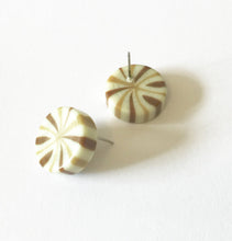 Load image into Gallery viewer, Beige &amp; Brown Candy Striped Chunk Disc Stud Earrings
