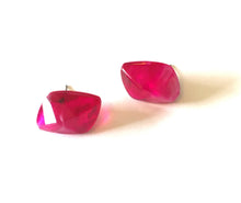 Load image into Gallery viewer, Fuchsia Pink Faceted Baroque Stud Earrings