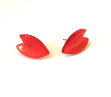Load image into Gallery viewer, Red Moonglow Ivy Leaf Stud Earrings