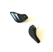 Load image into Gallery viewer, Black Bird Vintage Lucite Stud Earrings