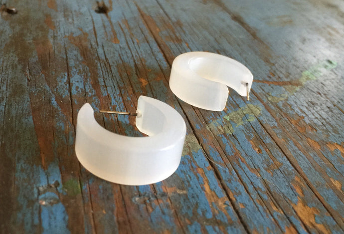 White Chunky Mod Moonglow Hoop Earrings