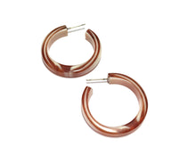 Load image into Gallery viewer, Tortoise &amp; Cream Marbled PinUp Lucite Hoop Earrings