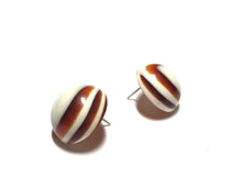 Load image into Gallery viewer, Tortoise &amp; Cream Marbled Bullseye Retro Button Stud Earrings