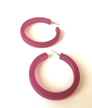 Load image into Gallery viewer, Amethyst Purple Frosted Classic Lucite Hoop Earrings