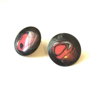 Load image into Gallery viewer, Dark Pink &amp; Black Marbled Disc Stud Earrings