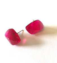 Load image into Gallery viewer, Fuchsia Pink Faceted Baroque Stud Earrings