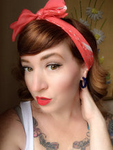Load image into Gallery viewer, Tortoise &amp; Cream Marbled PinUp Lucite Hoop Earrings