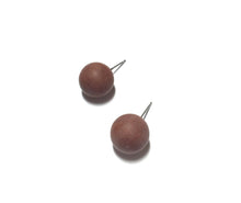 Load image into Gallery viewer, Caramel Brown Marbled Matte Ball Studs