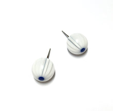 Load image into Gallery viewer, White Daisy Flower Ball Stud Earrings