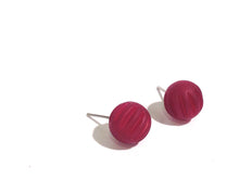 Load image into Gallery viewer, Violet Matte Corrugated Ball Stud Earrings