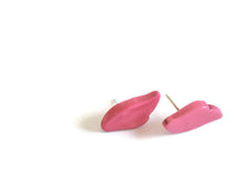 Load image into Gallery viewer, Pink Feather Stud Earrings
