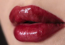 Load image into Gallery viewer, Lip Gloss Potion - Vampires Blood