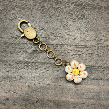 Load image into Gallery viewer, Ceramic Daisy Keychain