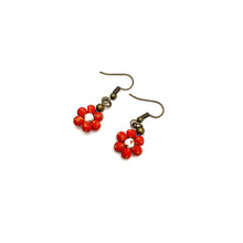Load image into Gallery viewer, Ceramic Daisy Earring