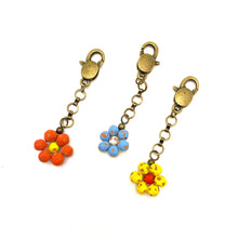 Load image into Gallery viewer, Ceramic Daisy Keychain