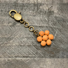Load image into Gallery viewer, Ceramic Daisy Keychain