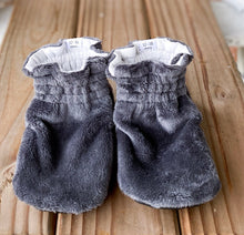 Load image into Gallery viewer, Classic Style Booties 4-5T - 7.5" Sole Ready to Ship