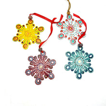 Load image into Gallery viewer, Jalousie Snowflake Ornament