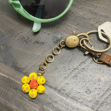 Load image into Gallery viewer, Ceramic Daisy Keychain