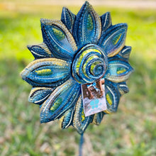 Load image into Gallery viewer, Floral Garden Stake