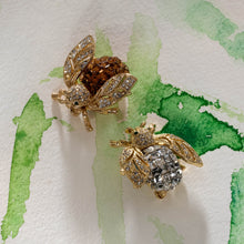 Load image into Gallery viewer, Sparkle bee brooch, crystal