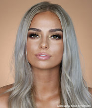 Load image into Gallery viewer, Glamour Crème™ Ultra HD Professional Foundation