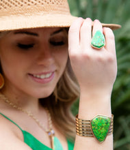 Load image into Gallery viewer, Lime Turquoise Statement Ring