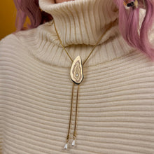 Load image into Gallery viewer, Oyster Bolo