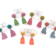 Load image into Gallery viewer, Petal Drop Earrings