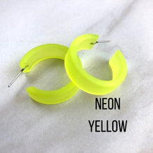 Load image into Gallery viewer, Chandler Hoop Earrings