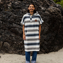 Load image into Gallery viewer, Oso Extra-Warm Poncho