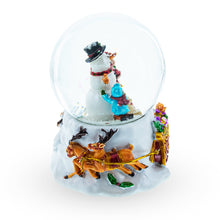 Load image into Gallery viewer, Snowman Embrace Musical Water Snow Globe