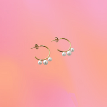 Load image into Gallery viewer, Titanium Triple Pearl Hoop