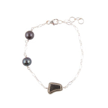 Load image into Gallery viewer, Sterling Silver Purple Tahitian Pearl Bracelet