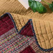 Load image into Gallery viewer, Tache Vineyard Cottage Floral Lightweight Patchwork Bedspread Quilt Set (JHW-827)