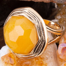 Load image into Gallery viewer, River Rocks Yellow Quartz Golden Statement Ring