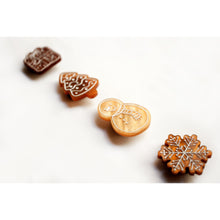 Load image into Gallery viewer, Set of 4 Gingerbread Cookie Button Covers by Laliblue